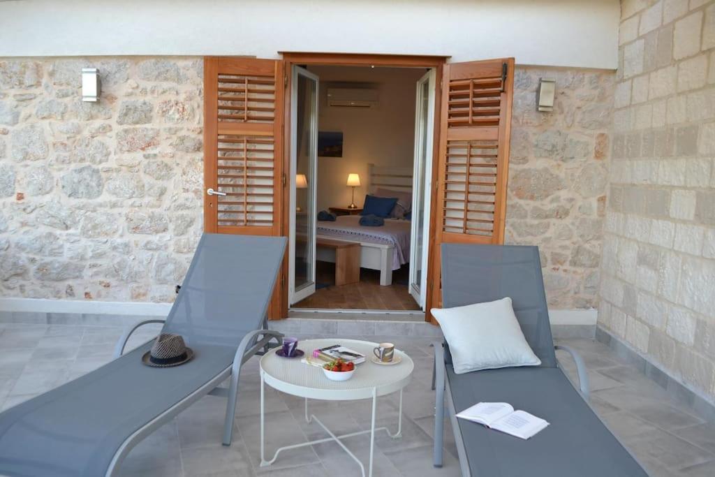 Holiday In - Island Hvar